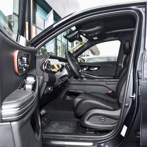 EXEED VX interior