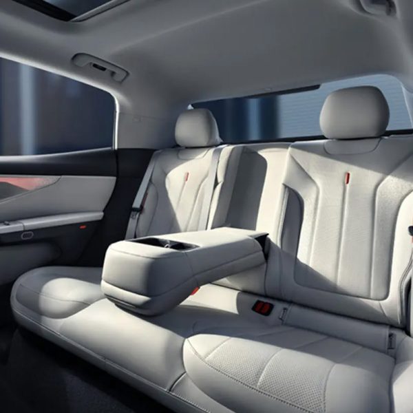 Lynk & Co 07 EM-P